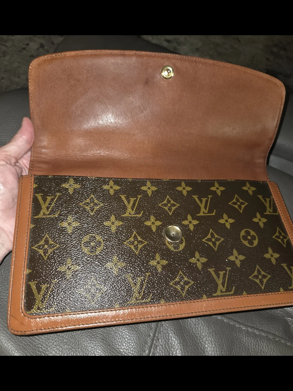 Louis Vuitton Monogram Clutch - Brown/Tan